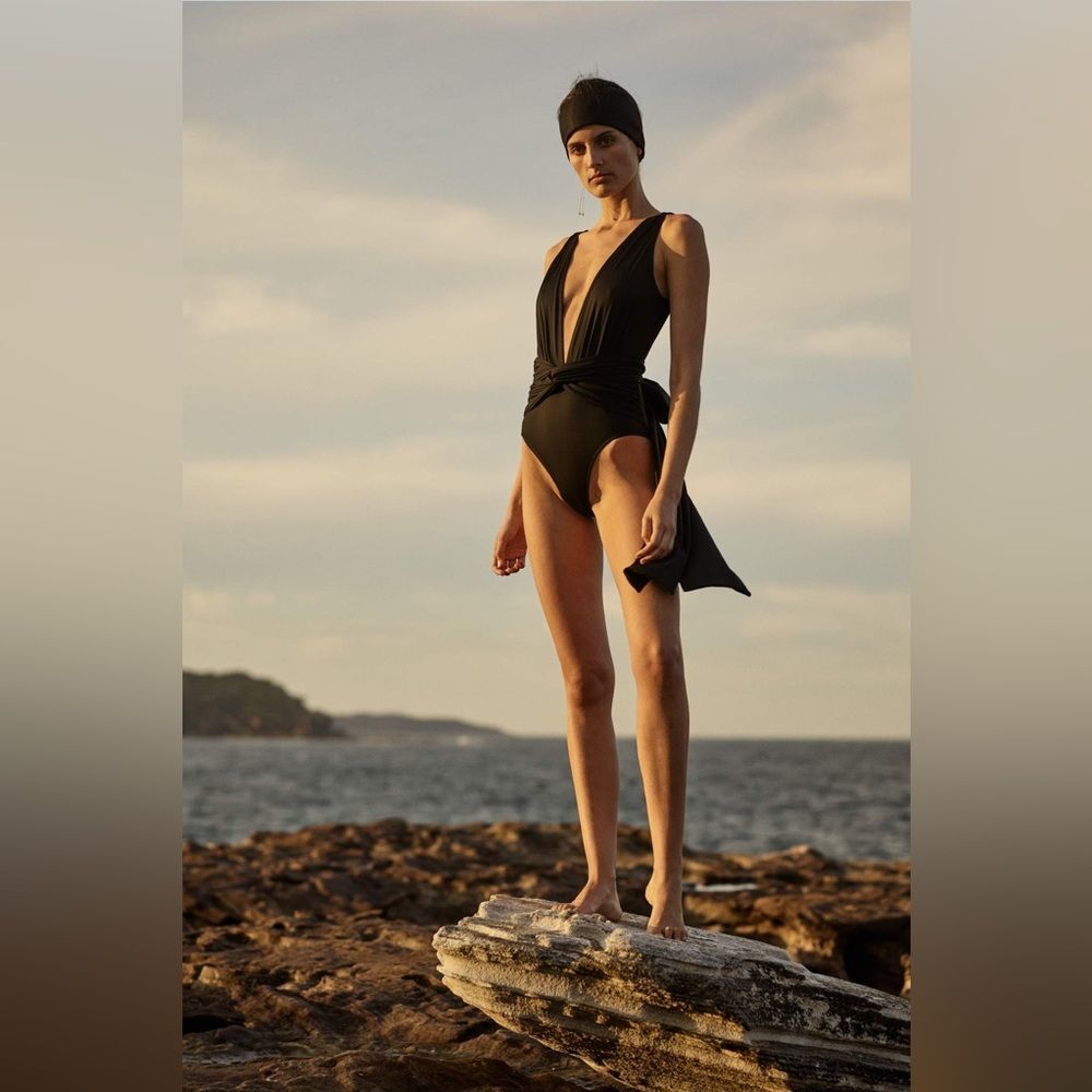 Bondi Born Addison Deep Plunge One-piece Swimsuit Size US 6 Black Bathing Suit